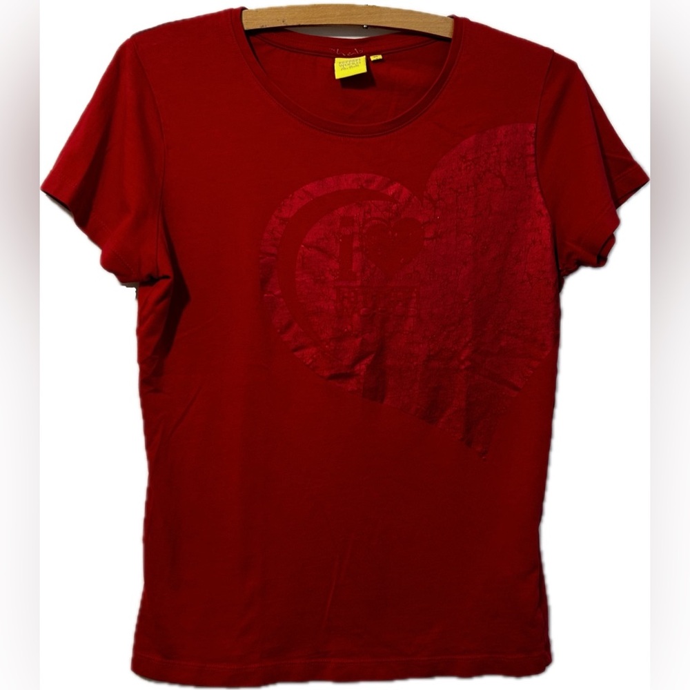 Ferrari World Abu Dhabi red cotton t-shirt tee with foil heart graphic. Size M